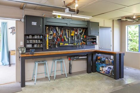 Photo of property in 105 Waterfall Road, Paraparaumu, 5032