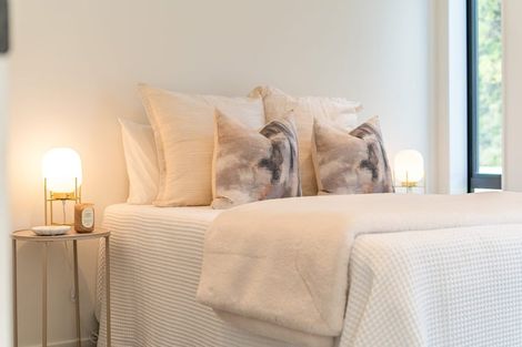 Photo of property in 43 Paekakariki Hill Road, Pauatahanui, Porirua, 5381