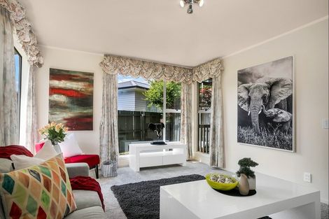 Photo of property in 15 Bedlington Avenue, Manurewa, Auckland, 2102