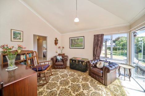 Photo of property in 357 High Street, Hawera, 4610