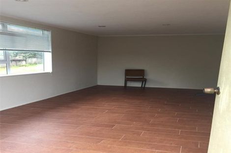 Photo of property in 3 Lavery Place, Sunnynook, Auckland, 0632