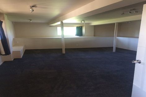 Photo of property in 579 Great South Road, Rosehill, Papakura, 2113