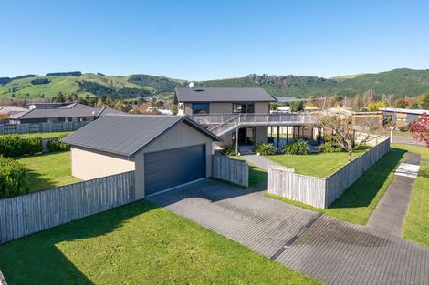 Photo of property in 136 Lisland Drive, Kinloch, Taupo, 3377