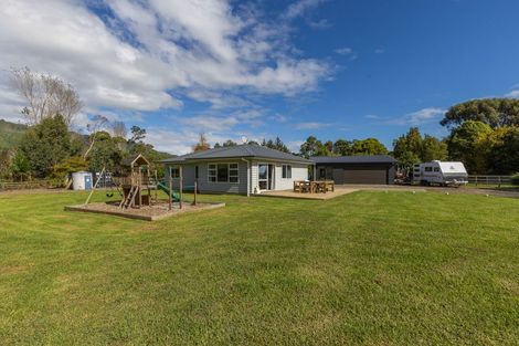Photo of property in 105 Peka Peka Road, Peka Peka, Waikanae, 5391