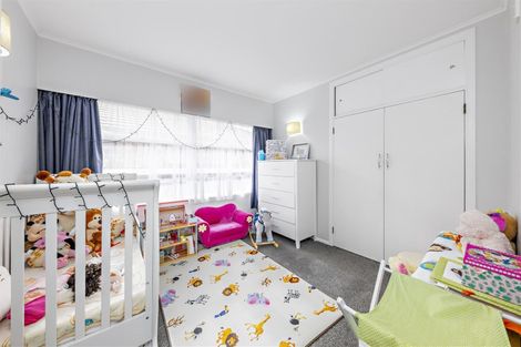 Photo of property in 1/6 Clevedon Road, Papakura, 2110