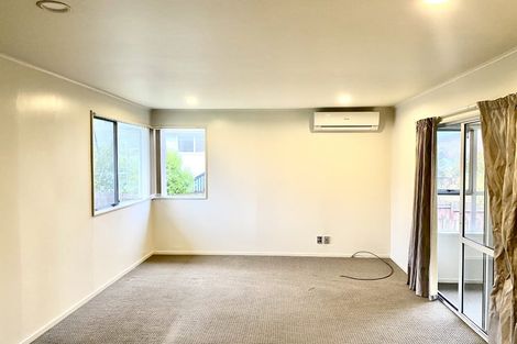 Photo of property in 10 Albemarle Place, Massey, Auckland, 0614