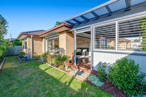 Photo of property in 14 Seamount Drive, Red Beach, 0932