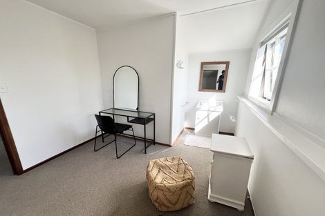 Photo of property in 36 Rangatira Road, Birkenhead, Auckland, 0626