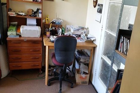 Photo of property in 19 Gloag Street, Waverley, 4510