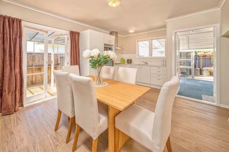 Photo of property in 111 Chichester Drive, Rosehill, Papakura, 2113