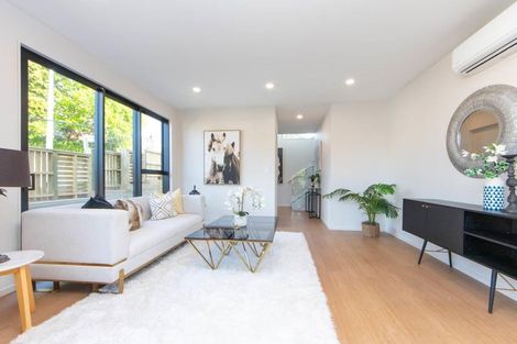 Photo of property in 7a Hewlett Road, Massey, Auckland, 0614