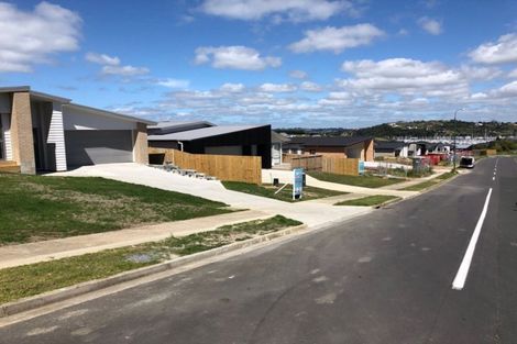 Photo of property in 122 Parkview Drive, Gulf Harbour, Whangaparaoa, 0930