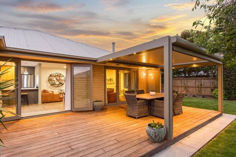 Photo of property in 53 Grimseys Road, Redwood, Christchurch, 8051