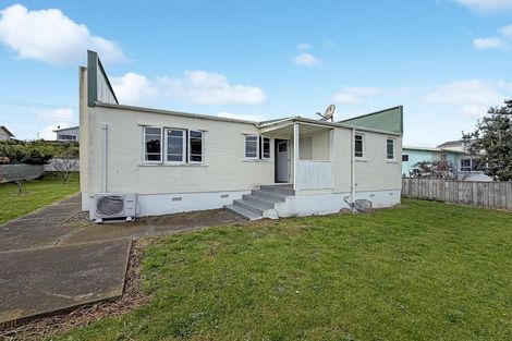 Photo of property in 45 Karaka Street, Castlecliff, Whanganui, 4501