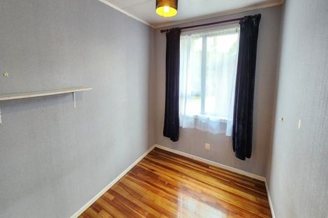 Photo of property in 13 Vancouver Place, Marfell, New Plymouth, 4310