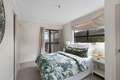 Photo of property in 24 The Crescent, Tindalls Beach, Whangaparaoa, 0930