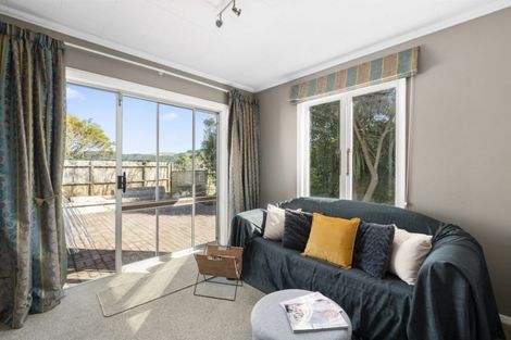 Photo of property in 8 South Street, Tawa, Wellington, 5028