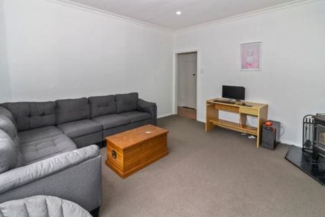 Photo of property in 120 Huatoki Street, Frankleigh Park, New Plymouth, 4310
