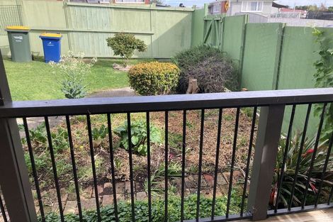 Photo of property in 1/3 Blease Street, New Lynn, Auckland, 0600