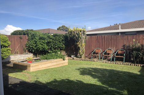 Photo of property in 2/35 Swanson Road, Henderson, Auckland, 0610