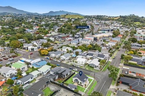 Photo of property in 1 Rainsford Street, Moturoa, New Plymouth, 4310