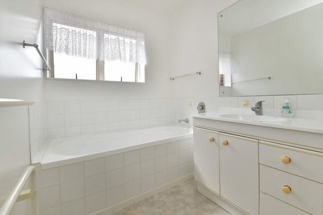 Photo of property in 26 The Grove, Red Beach, 0932