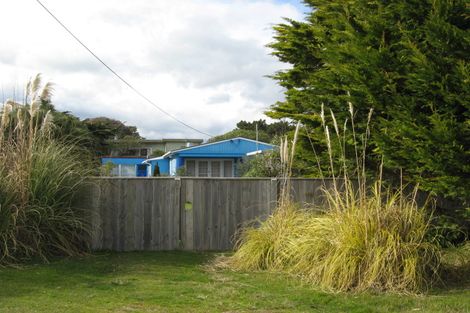 Photo of property in 27 Drake Street, Waikawa Beach, Manakau, 5573