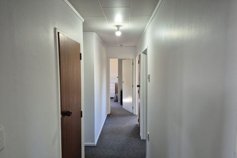 Photo of property in 18 Leeton Drive, Waipukurau, 4200