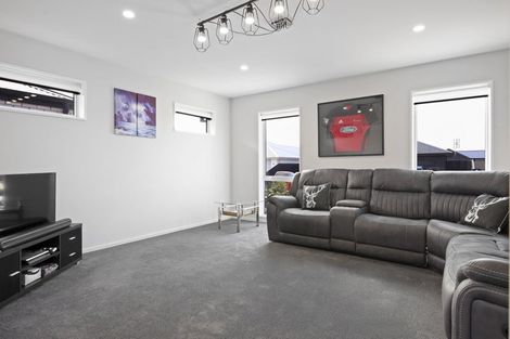 Photo of property in 13 Higgins Street, Woodend, 7610