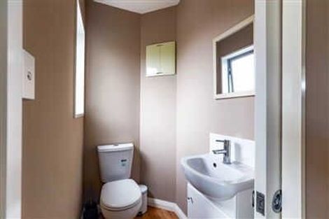 Photo of property in 8a Broadbent Street, Riccarton, Christchurch, 8041