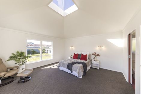 Photo of property in 35 Abraham Crescent, Milson, Palmerston North, 4414