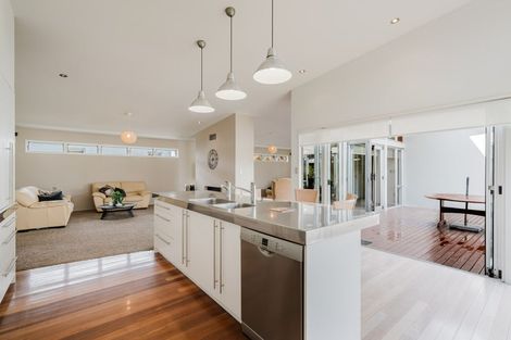 Photo of property in 92 Saint James Drive, Huntington, Hamilton, 3210