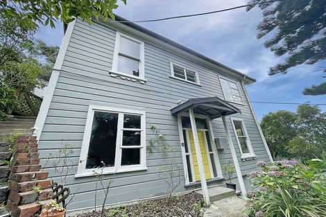 Photo of property in 8 Liffey Crescent, Island Bay, Wellington, 6023