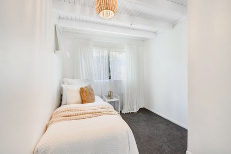 Photo of property in 46 De Luen Avenue, Tindalls Beach, Whangaparaoa, 0930