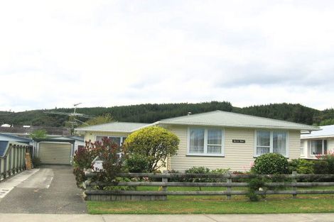 Photo of property in 44 Oregon Drive, Maoribank, Upper Hutt, 5018