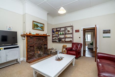 Photo of property in 2/14 Seddon Street, Carterton, 5713