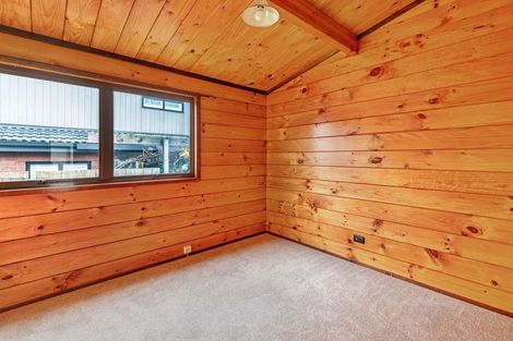 Photo of property in 6 Aries Place, Kawaha Point, Rotorua, 3010