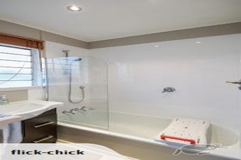 Photo of property in 1/448 Whangaparaoa Road, Stanmore Bay, Whangaparaoa, 0932