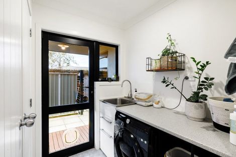 Photo of property in 8 Shalimar Place, Huntington, Hamilton, 3210