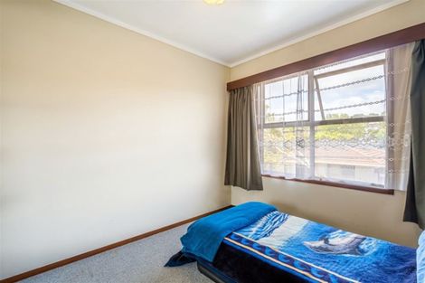 Photo of property in 2/18 Mannering Place, Hillcrest, Auckland, 0627