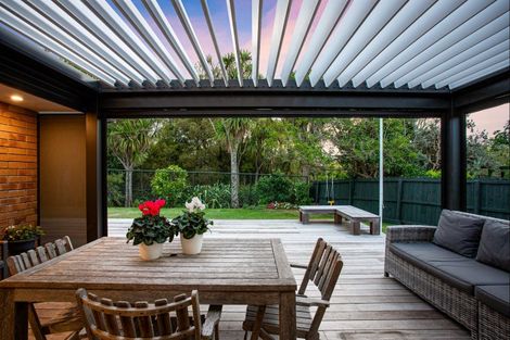 Photo of property in 73 Te Wharau Drive, Greenhithe, Auckland, 0632