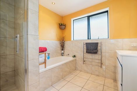 Photo of property in 34 Lowry Avenue, Redwood, Christchurch, 8051