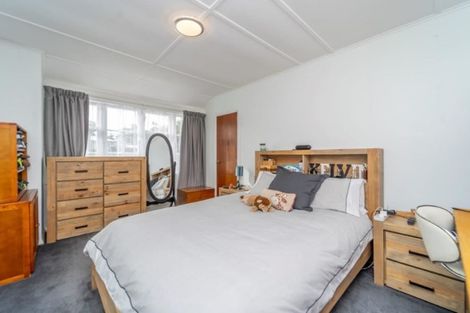 Photo of property in 2 Kent Street, Carterton, 5713