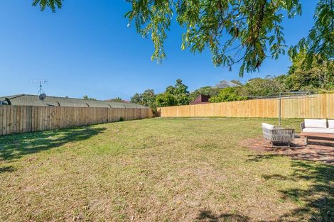 Photo of property in 5 Porter Crescent, Helensville, 0800