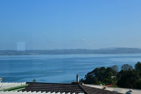 Photo of property in 25 Roberts Road, Matakatia, Whangaparaoa, 0930