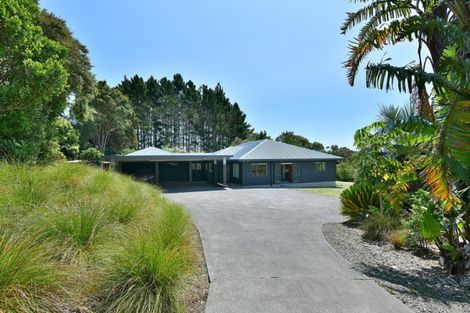 Photo of property in 166 Rimmer Road, Helensville, 0875