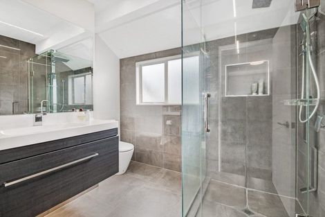 Photo of property in 2/37 Nile Road, Milford, Auckland, 0620