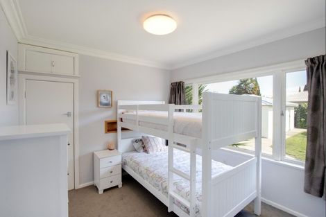 Photo of property in 58 Meeanee Road, Taradale, Napier, 4112