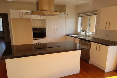 Photo of property in 176 Beach Haven Road, Beach Haven, Auckland, 0626