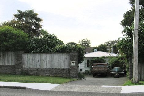 Photo of property in 5 Queens Road, Waikanae Beach, Waikanae, 5036